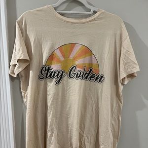 women’s trendy graphic t-shirt